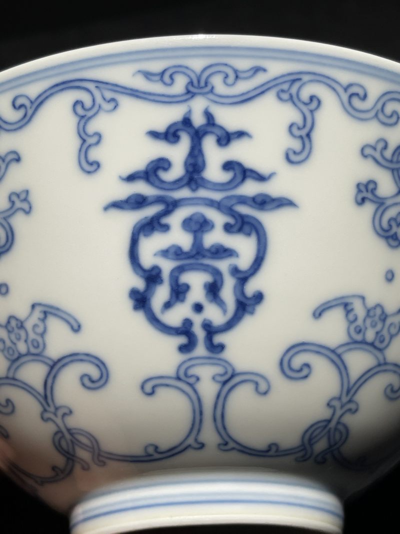 清道光 青花忍冬纹碗 - 图6