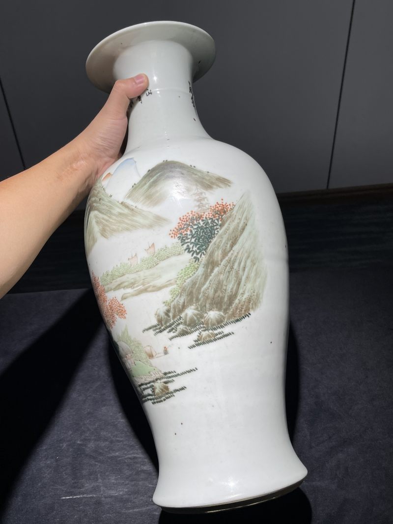 民国 粉彩山水纹大瓶一对 - 图3
