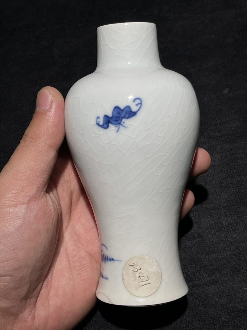 清乾隆 浆胎青花松鹿纹瓶 - 图4