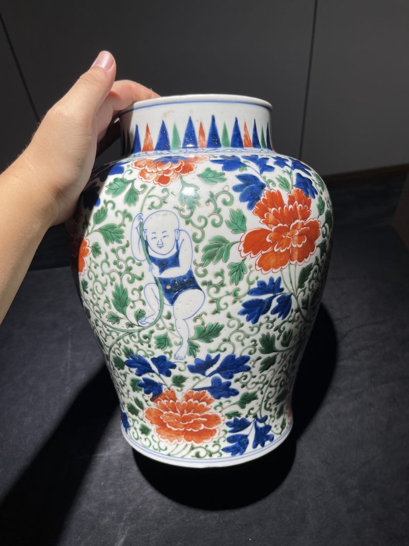 清晚期 青花五彩持莲童子纹将军罐 - 图5