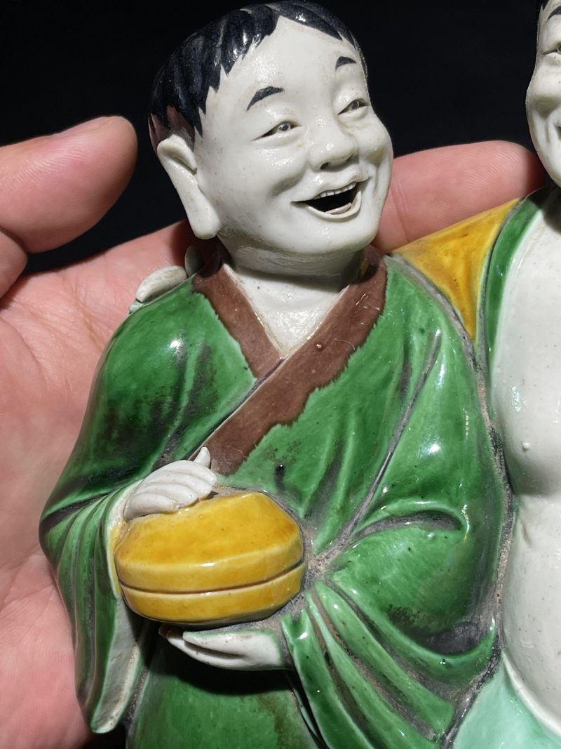 清早期 素三彩和合二仙瓷塑 - 图6