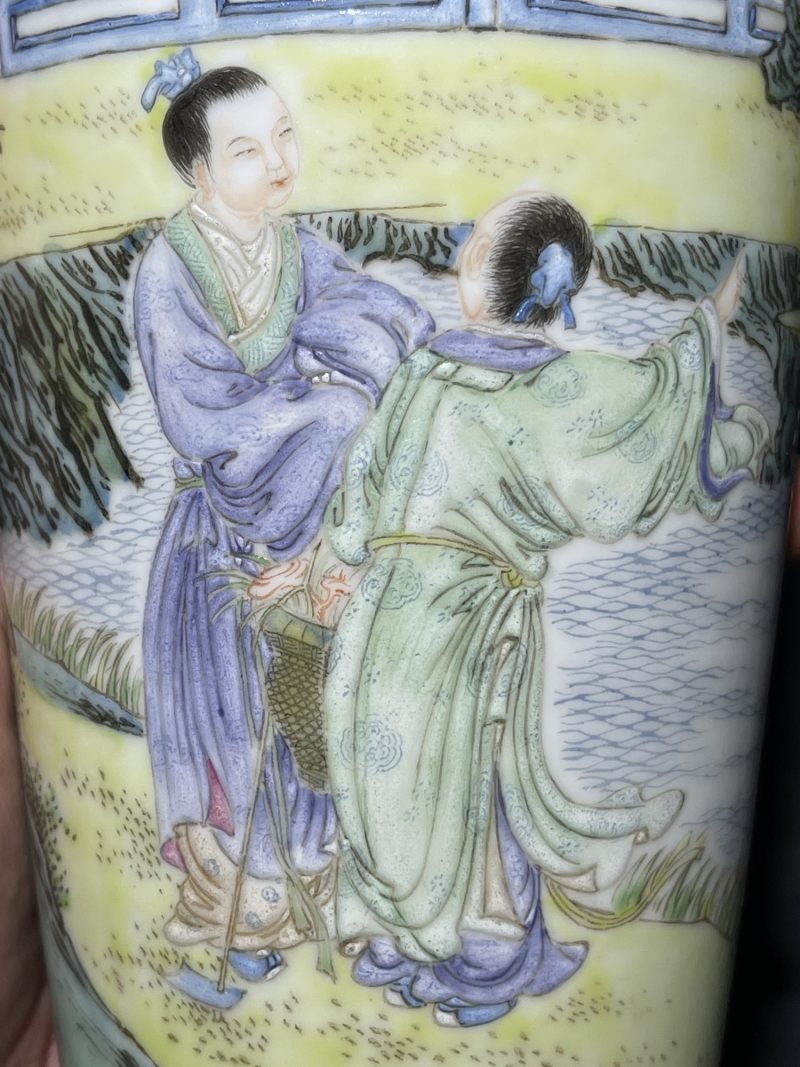 民国 粉彩人物故事纹梅瓶 - 图6