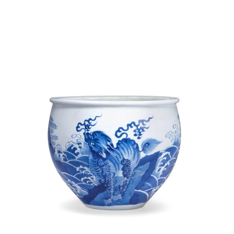 清康熙 青花海瑞獸紋卷缸 | A BLUE AND WHITE 'MYTHICAL BEASTS' JARDINIÈRE - 图4