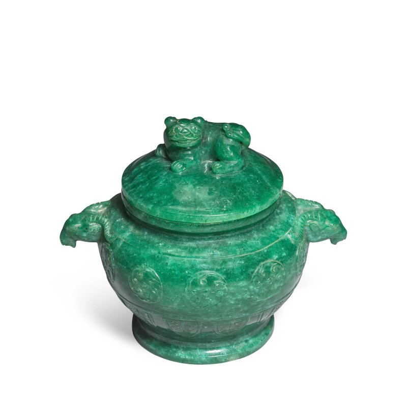 二十世紀 碧玉雕羊紋罐 | A SPINACH-GREEN NEPHRITE JADE 'RAMS' JAR AND COVER - 图3