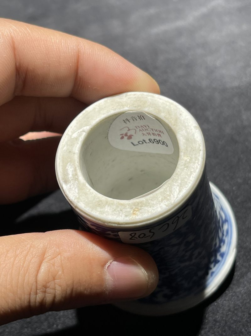 清中期 青花缠枝莲纹轴头一对 - 图7