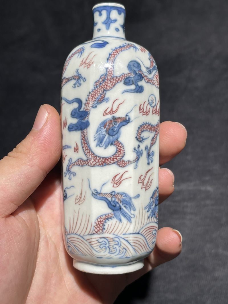 清中期 青花釉里红龙纹八方母壶 - 图5
