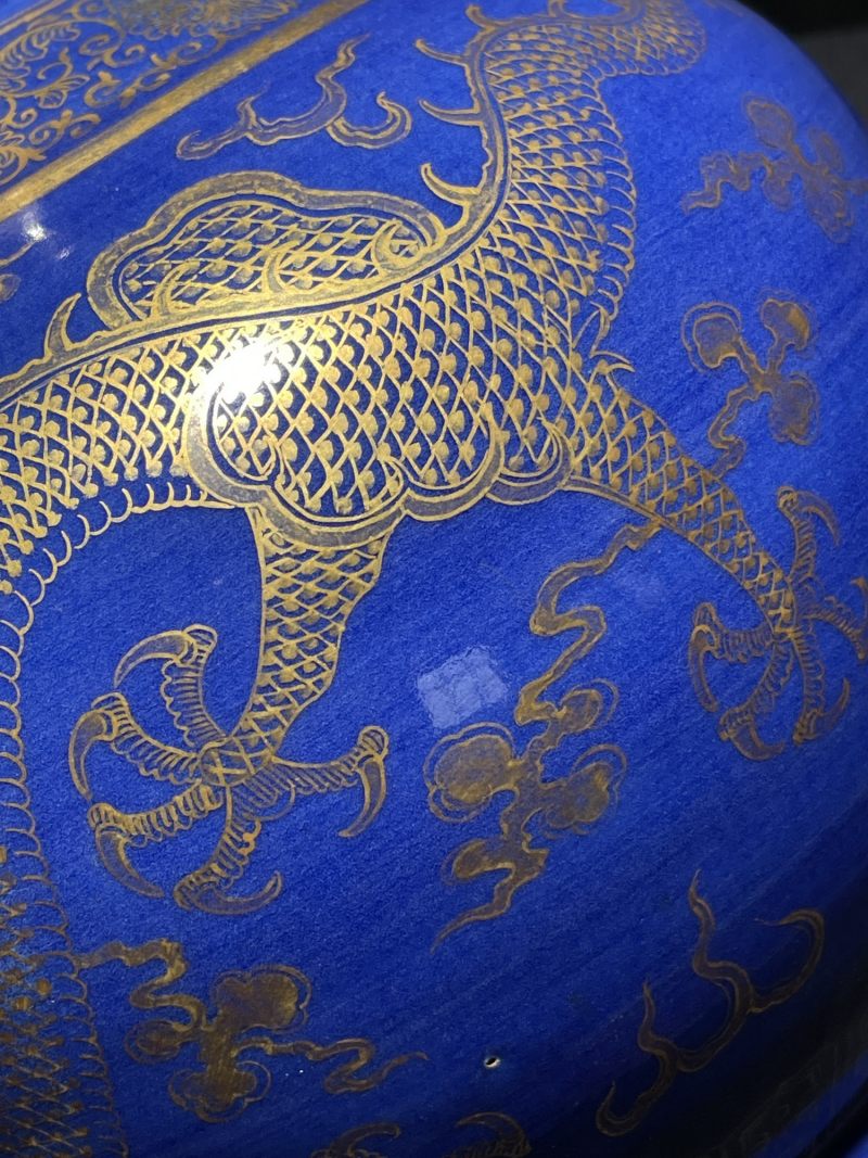 清光绪 祭蓝描金龙纹赏瓶一对 - 图8