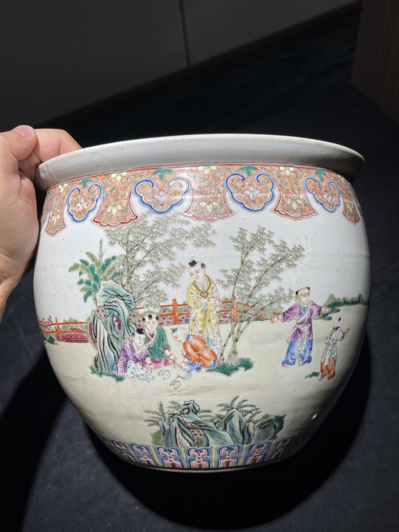 民国 粉彩婴戏纹卷缸 - 图2