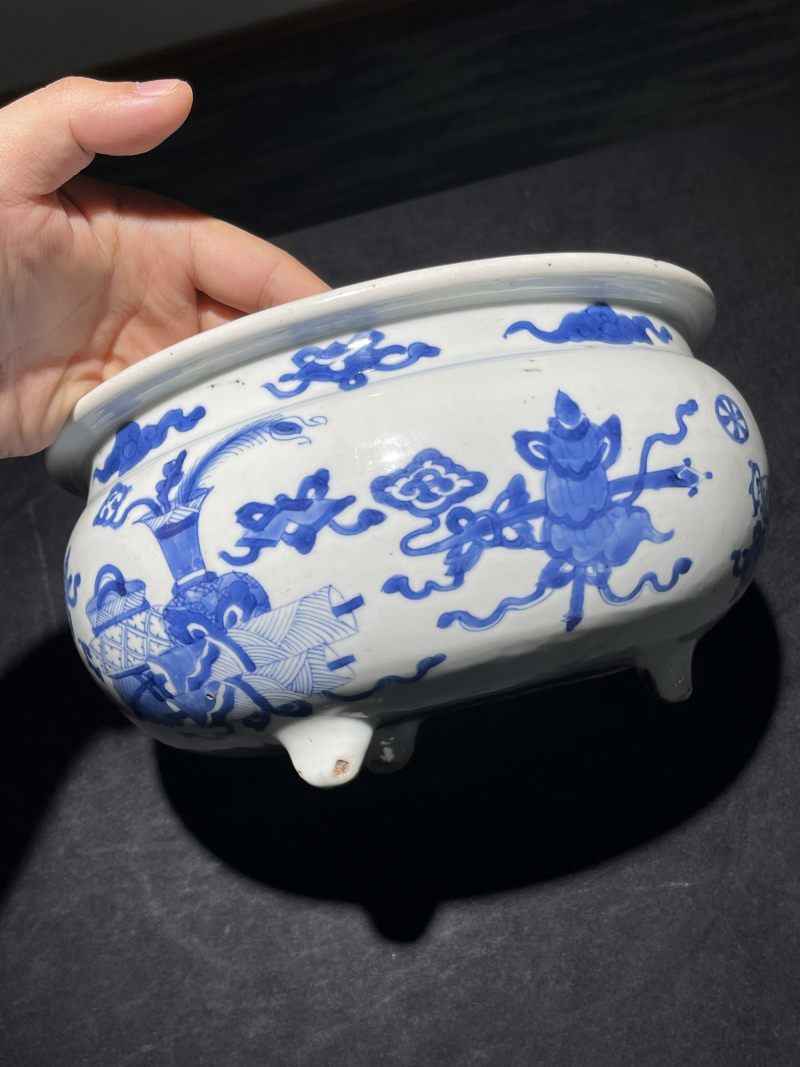 清康熙 青花博古纹香炉 - 图5