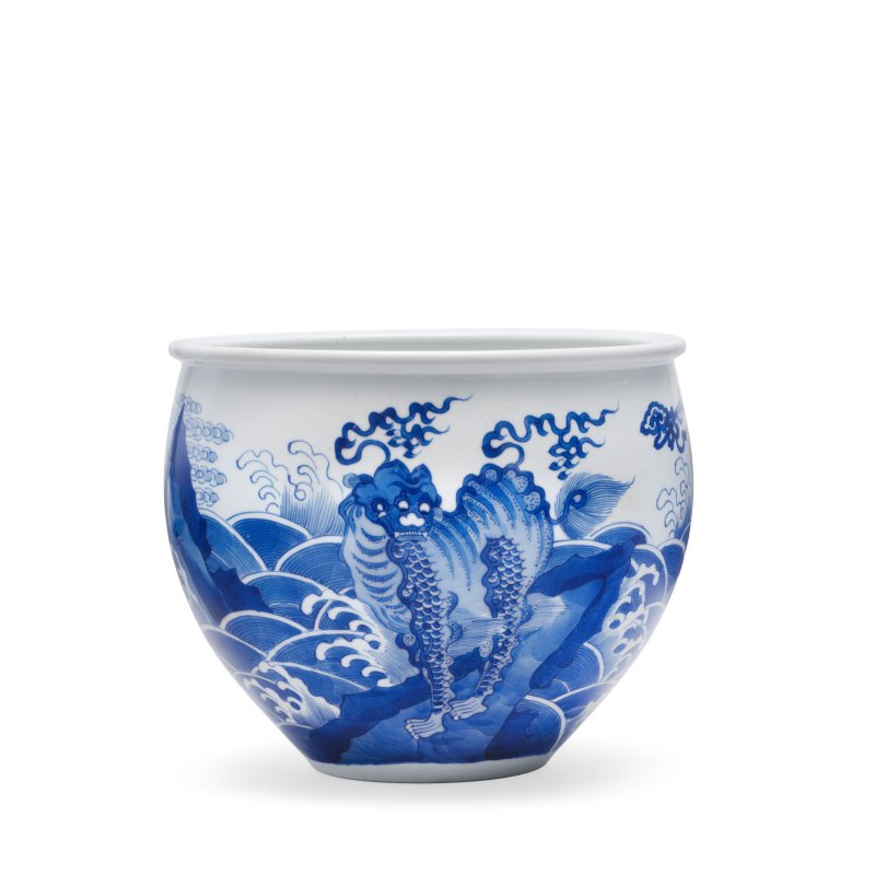 清康熙 青花海瑞獸紋卷缸 | A BLUE AND WHITE 'MYTHICAL BEASTS' JARDINIÈRE - 图5