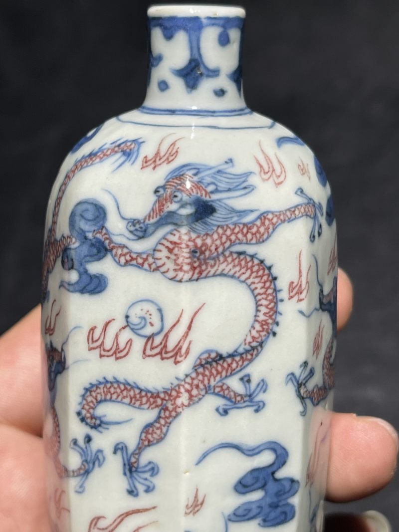 清中期 青花釉里红龙纹八方母壶 - 图6