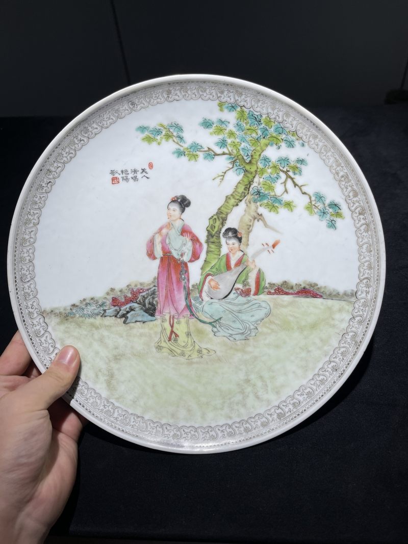50年代 粉彩山水、花鸟、人物纹盘一组三件 - 图2