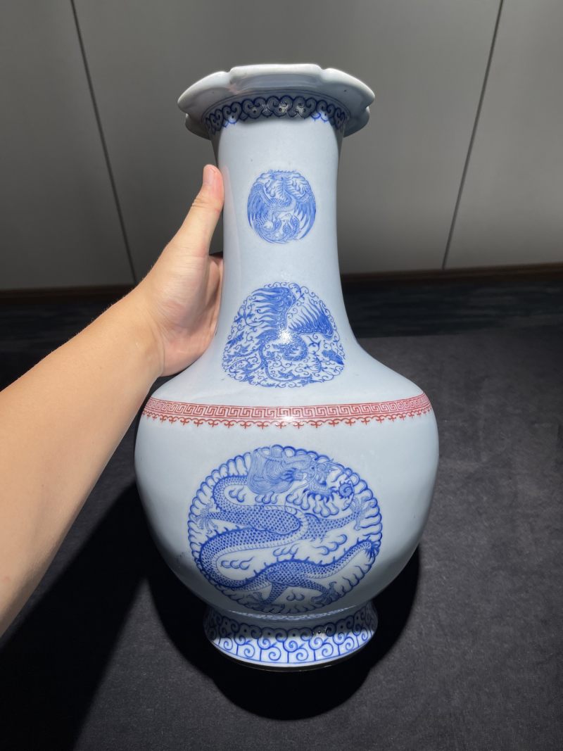 民国 天蓝釉料彩团龙团凤纹花口尊 - 图2