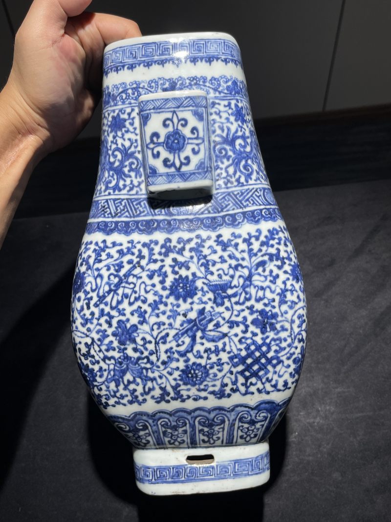 清乾隆 青花龙穿花纹穿带尊 - 图4