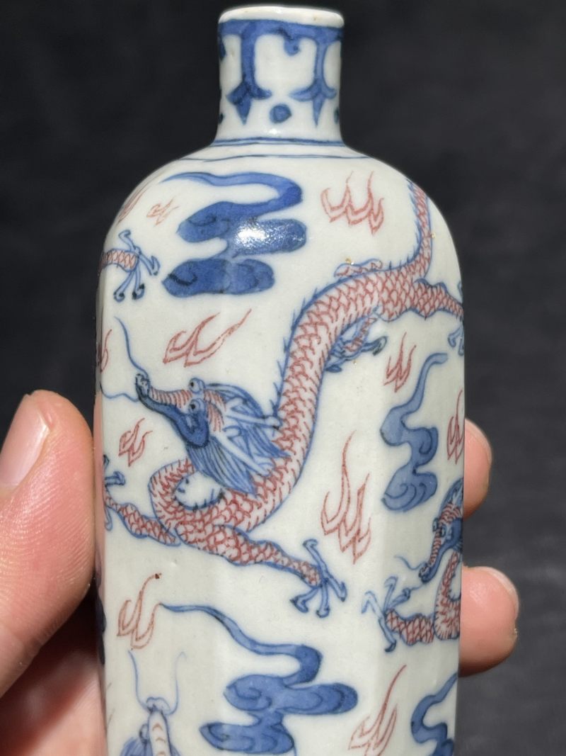 清中期 青花釉里红龙纹八方母壶 - 图7