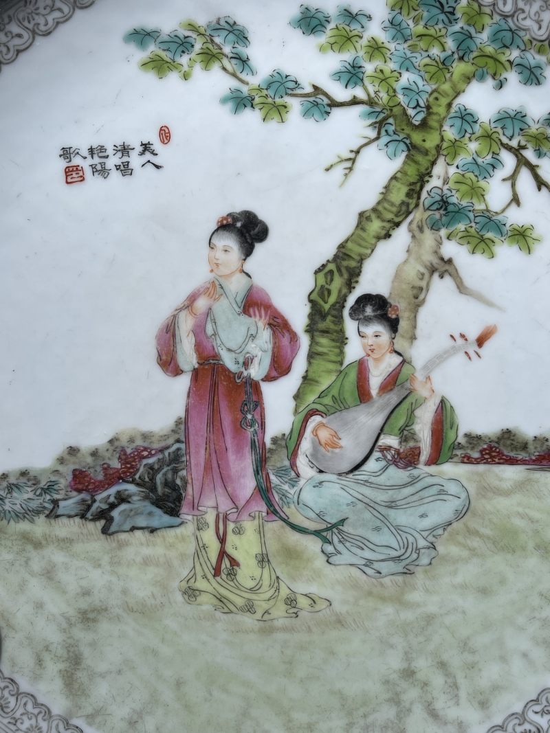 50年代 粉彩山水、花鸟、人物纹盘一组三件 - 图3
