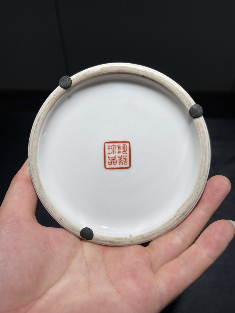50年代 粉彩人物纹瓶 - 图8