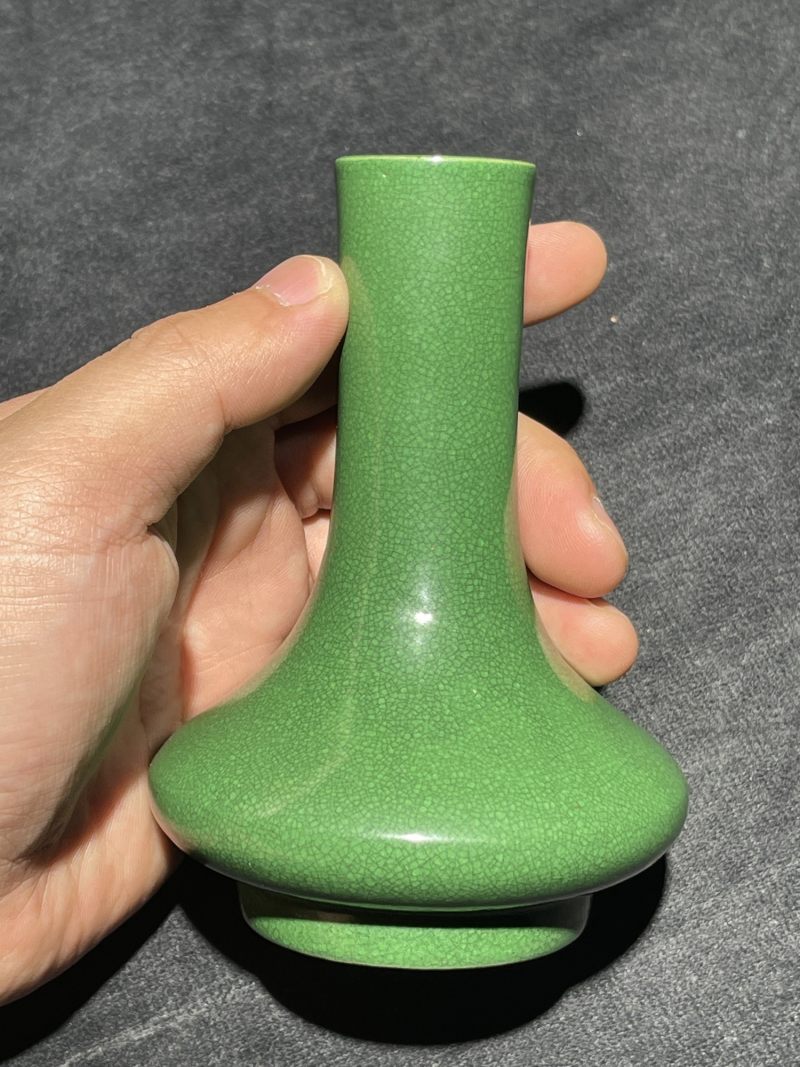 清中期鱼籽绿釉荸荠瓶 - 图4