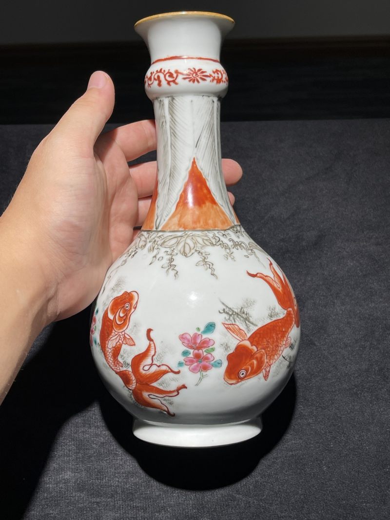 清乾隆 粉彩金玉满堂纹蒜头瓶 - 图3