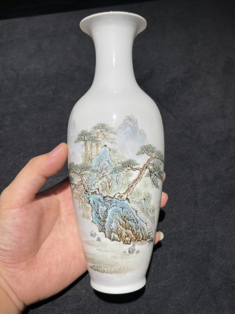 70年代 徐焕文薄胎粉彩山水瓶一对 - 图13