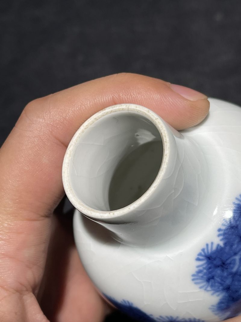 清乾隆 浆胎青花松鹿纹瓶 - 图7