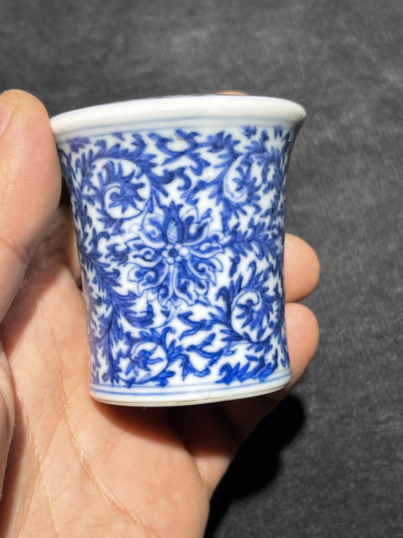 清中期 青花缠枝莲纹轴头一对 - 图10