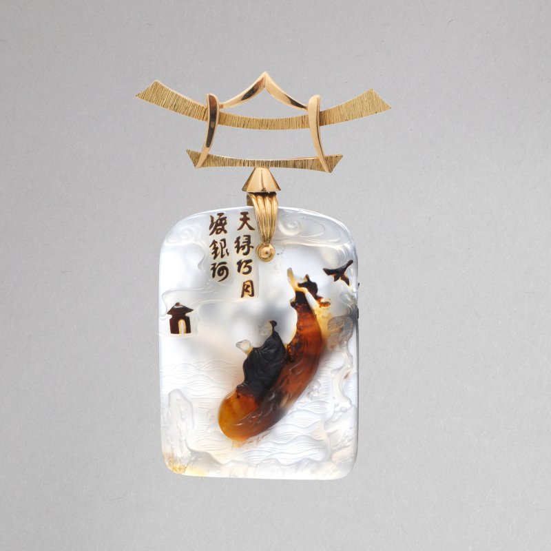 十八/十九世紀 蘇作瑪瑙巧雕鵲橋相會圖詩文佩 | A SUPERB CARVED AGATE 'WEAVER GIRL AND COWHERD' PENDANT - 图7