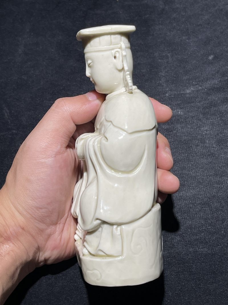 清代 德化白釉妈祖瓷塑 - 图3