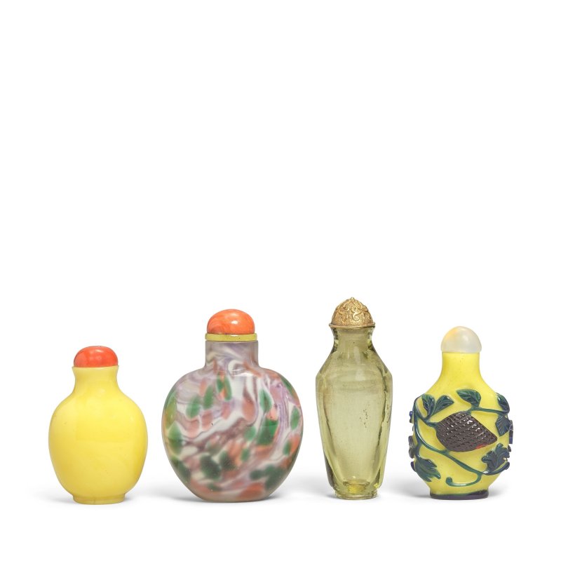 十九世紀 料鼻烟壺四件 | A GROUP OF FOUR GLASS SNUFF BOTTLES - 图2