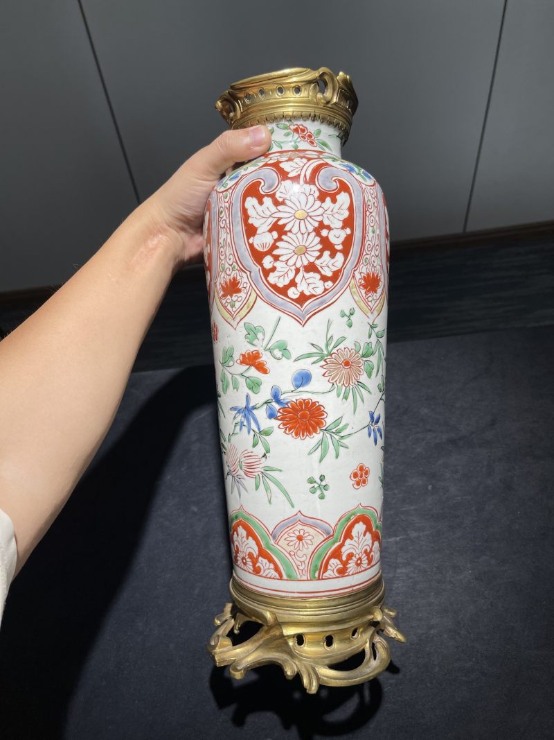 清早期 五彩花卉纹筒瓶一对 - 图12