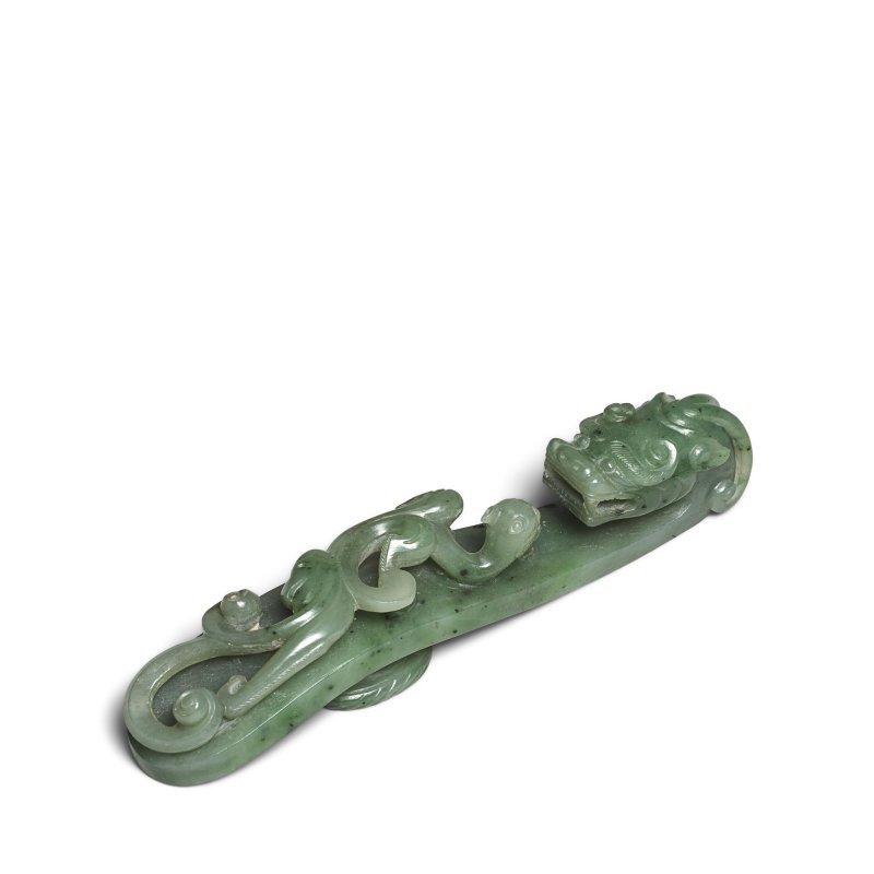 十九世紀 碧玉雕帶鉤 | A LARGE SPINACH JADE BELT HOOK