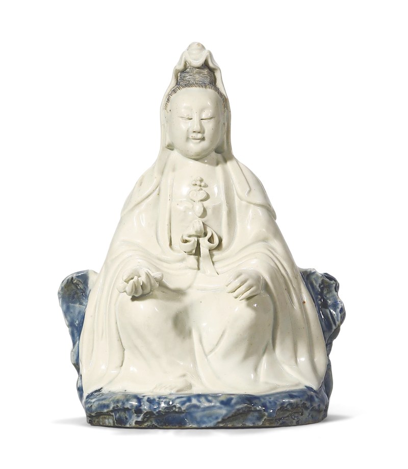 清乾隆 青花白釉观音坐像