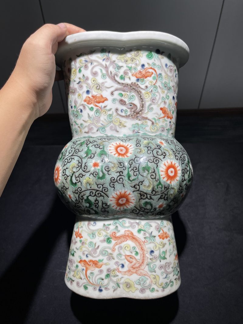 清晚期 五彩花卉纹海棠尊 - 图3
