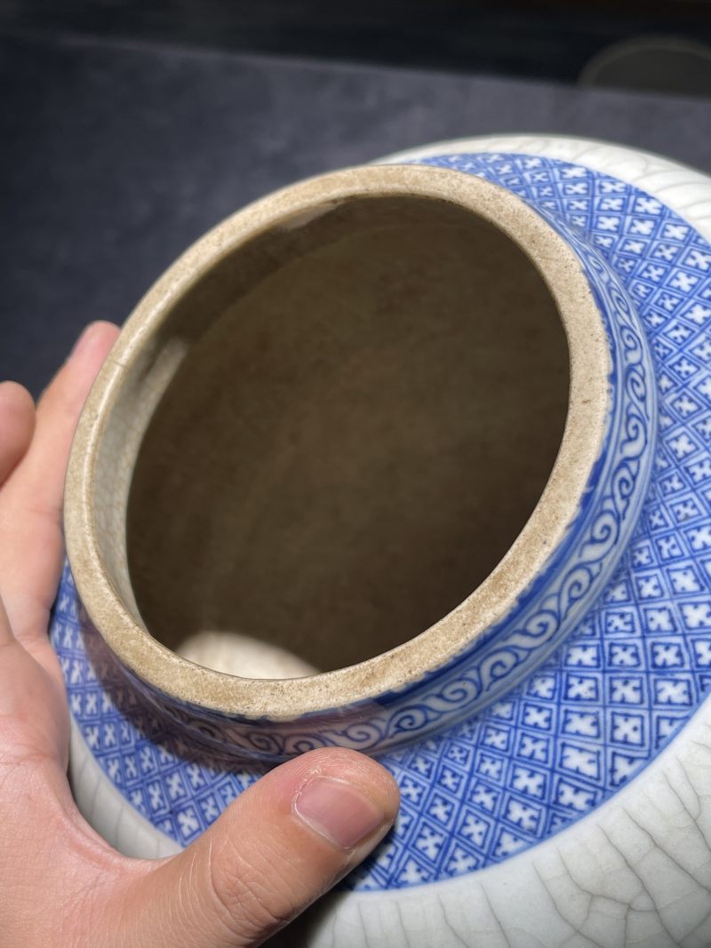 清代 青花炉、卷缸、瓶一组3件 - 图5