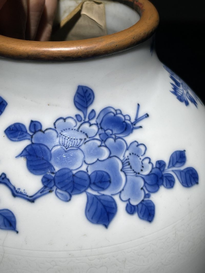 明崇祯 青花百里奚饲牛拜相纹筒瓶 - 图13