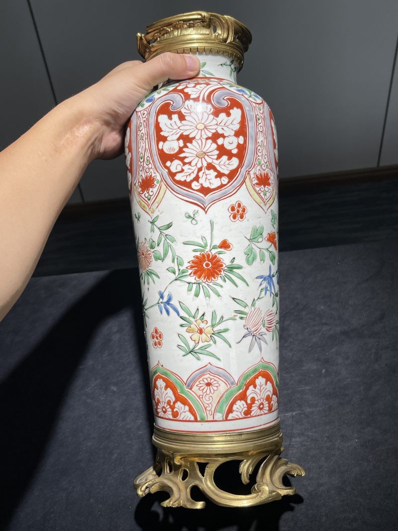 清早期 五彩花卉纹筒瓶一对 - 图13