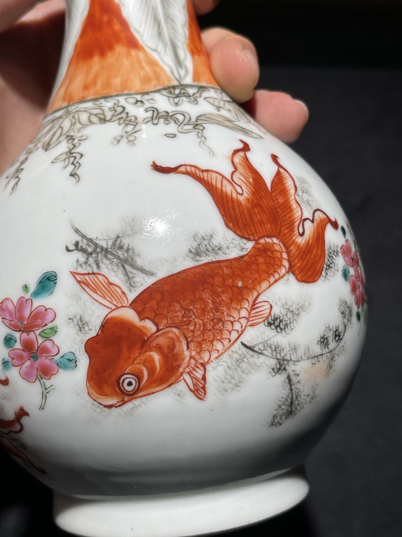 清乾隆 粉彩金玉满堂纹蒜头瓶 - 图5