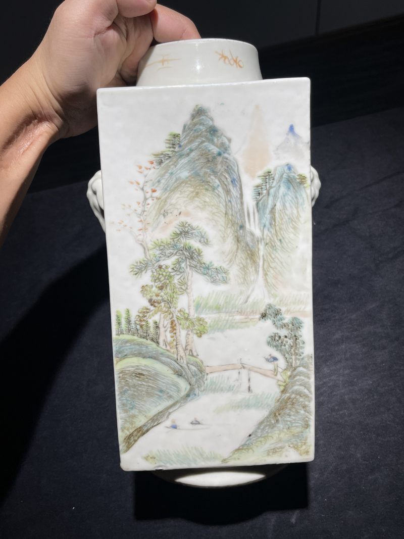 清光绪 浅绛彩山水花鸟纹琮式瓶 - 图2