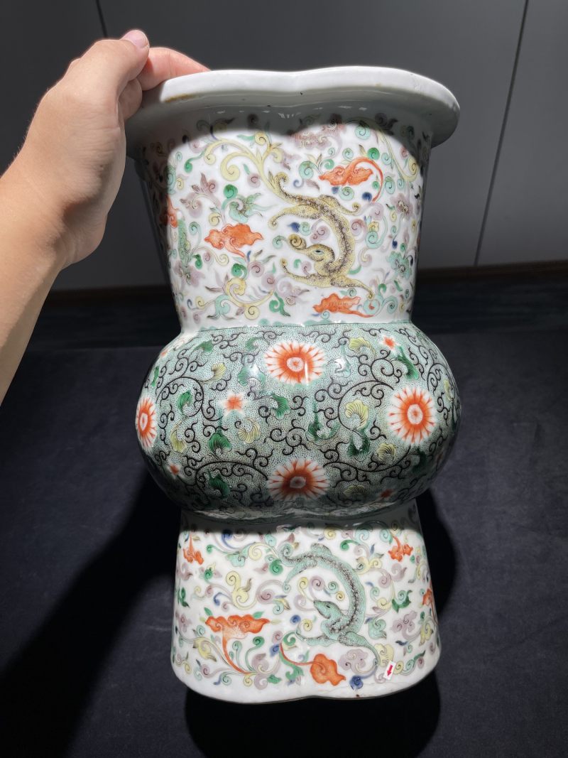 清晚期 五彩花卉纹海棠尊 - 图4