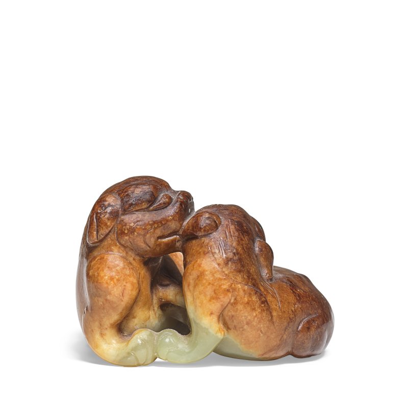 清 褐青玉雕佛獅把件 | A PALE GREEN AND RUSSET JADE 'LIONS' GROUP - 图4