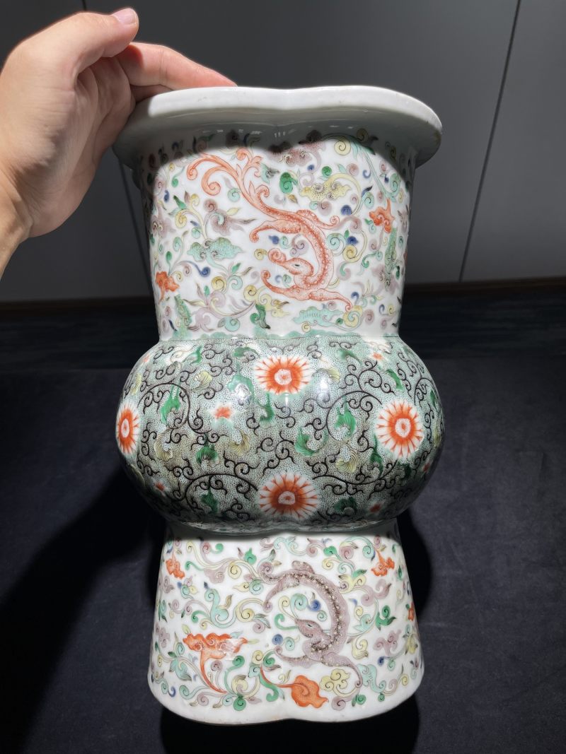 清晚期 五彩花卉纹海棠尊 - 图5