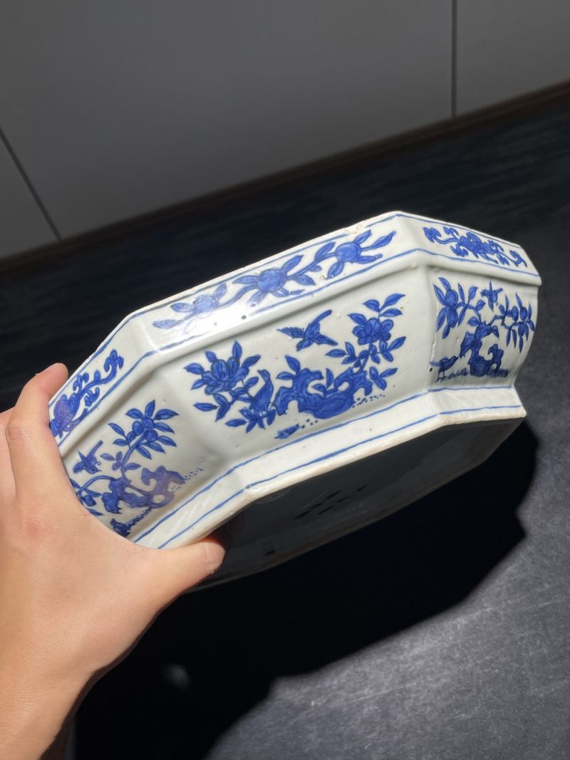 明嘉靖 青花花鸟纹八方大捧盒 - 图4