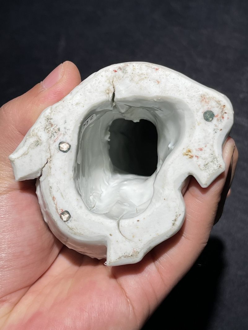 清晚期 白釉刘海戏金蟾瓷塑一对 - 图11