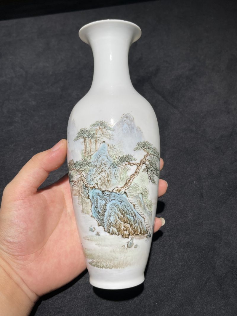 70年代 徐焕文薄胎粉彩山水瓶一对 - 图16