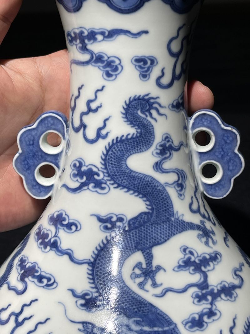 清代 青花云龙纹双耳瓶 - 图12