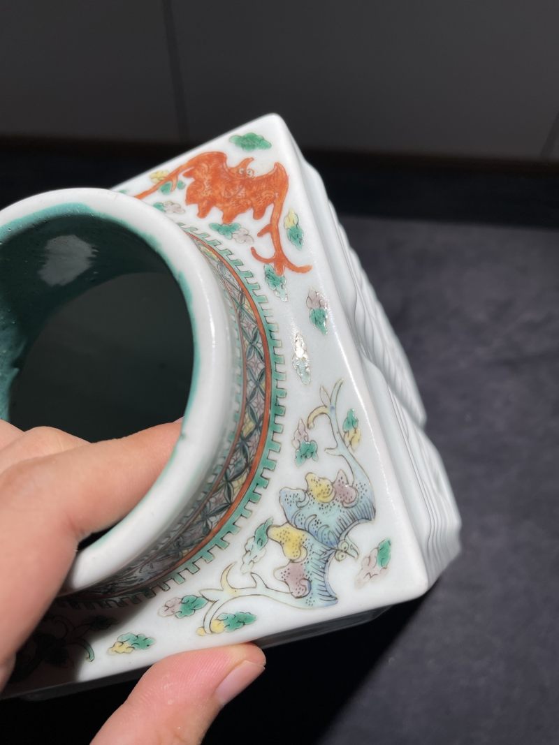 清光绪 粉青釉加彩八卦琮式瓶 - 图4