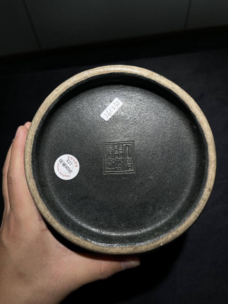 民国 墨彩仿青铜釉龙耳尊 - 图9
