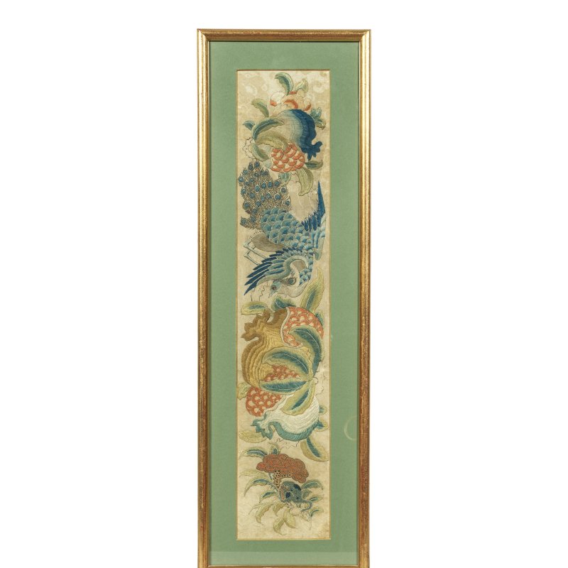 十九世紀 緞綉屏一組 | A GROUP OF EMBROIDERED PANELS AND SLEEVE BANDS - 图18