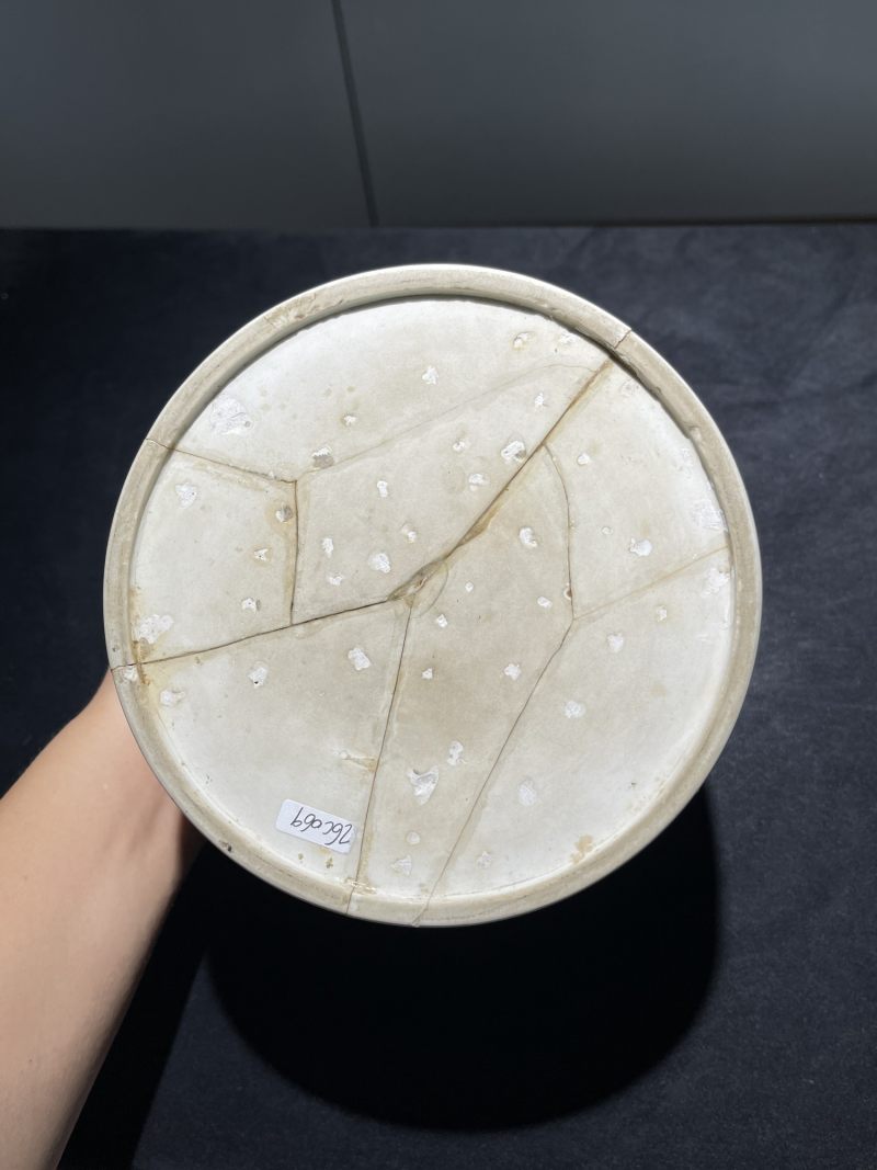 清早期 青花、青花釉里红笔筒一组2件 - 图17