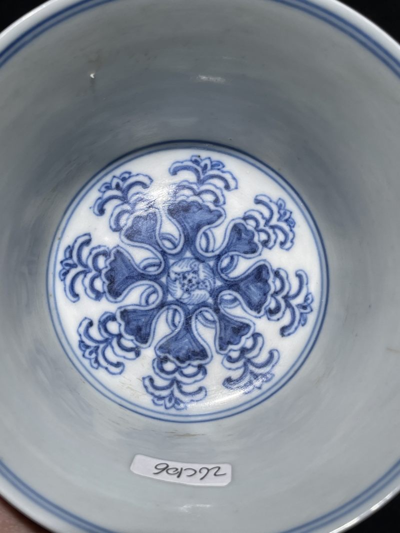 清道光 青花莲托梵文高足杯 - 图5